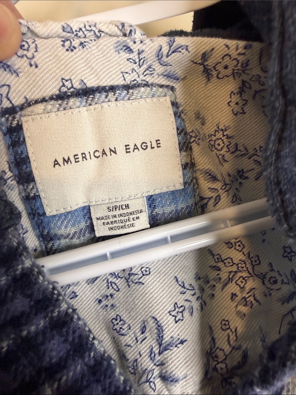 American Eagle  Blue Plaid Hooded Flannel Shirt with Floral Pockets - Picture 2 of 5